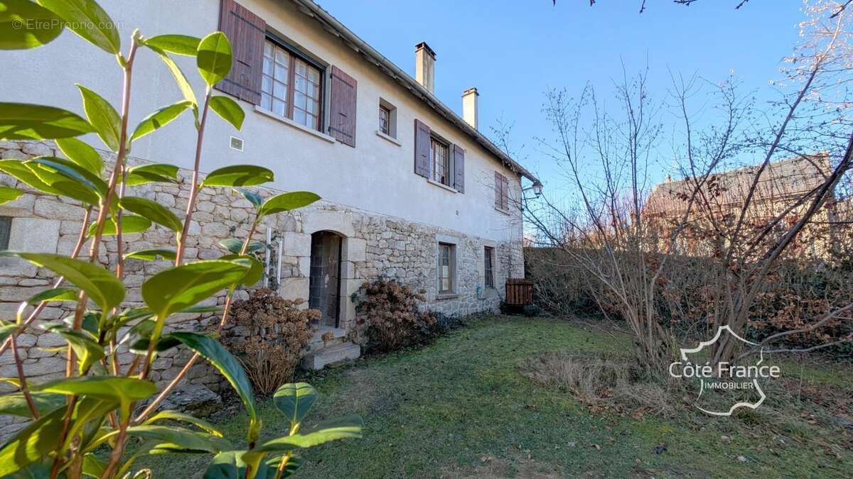 Maison à GOULLES