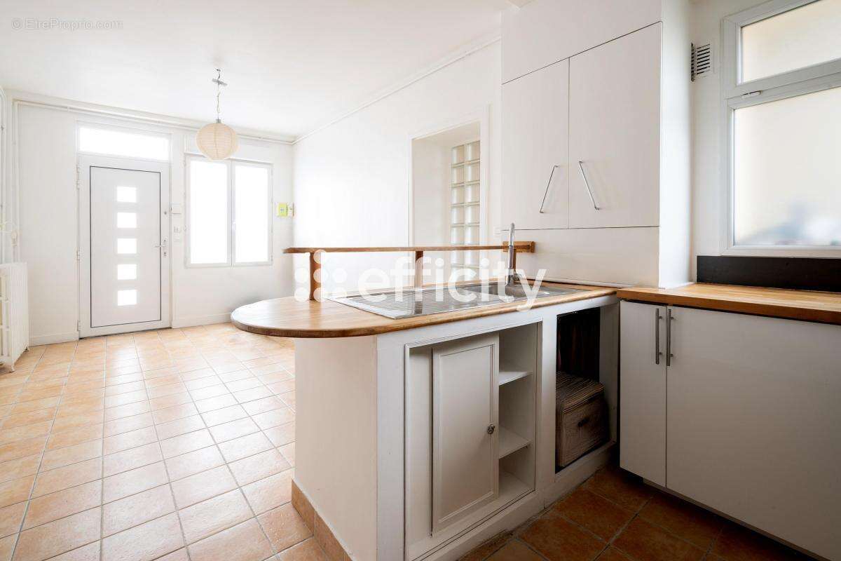 Appartement à GENNEVILLIERS