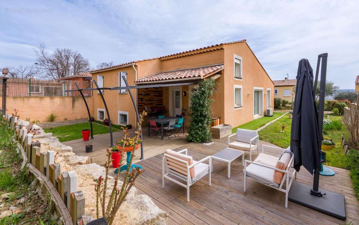 Maison à SAINTE-TULLE