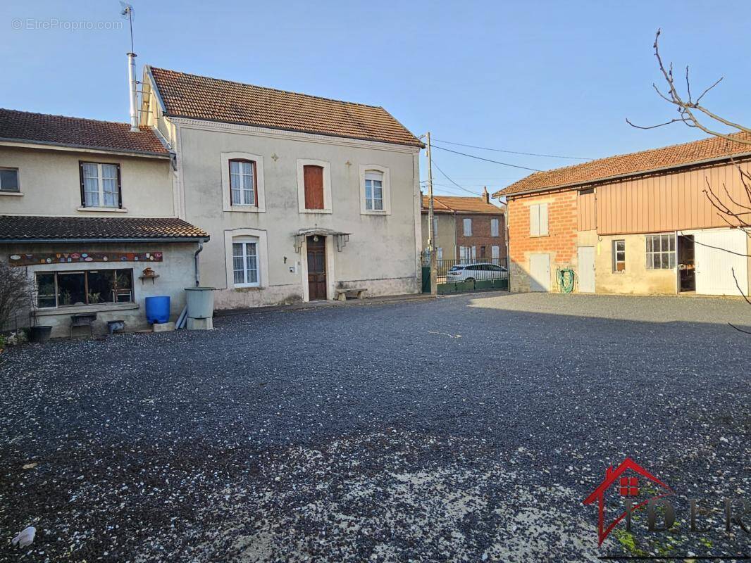 Maison à ECLARON-BRAUCOURT-SAINTE-LIVIERE