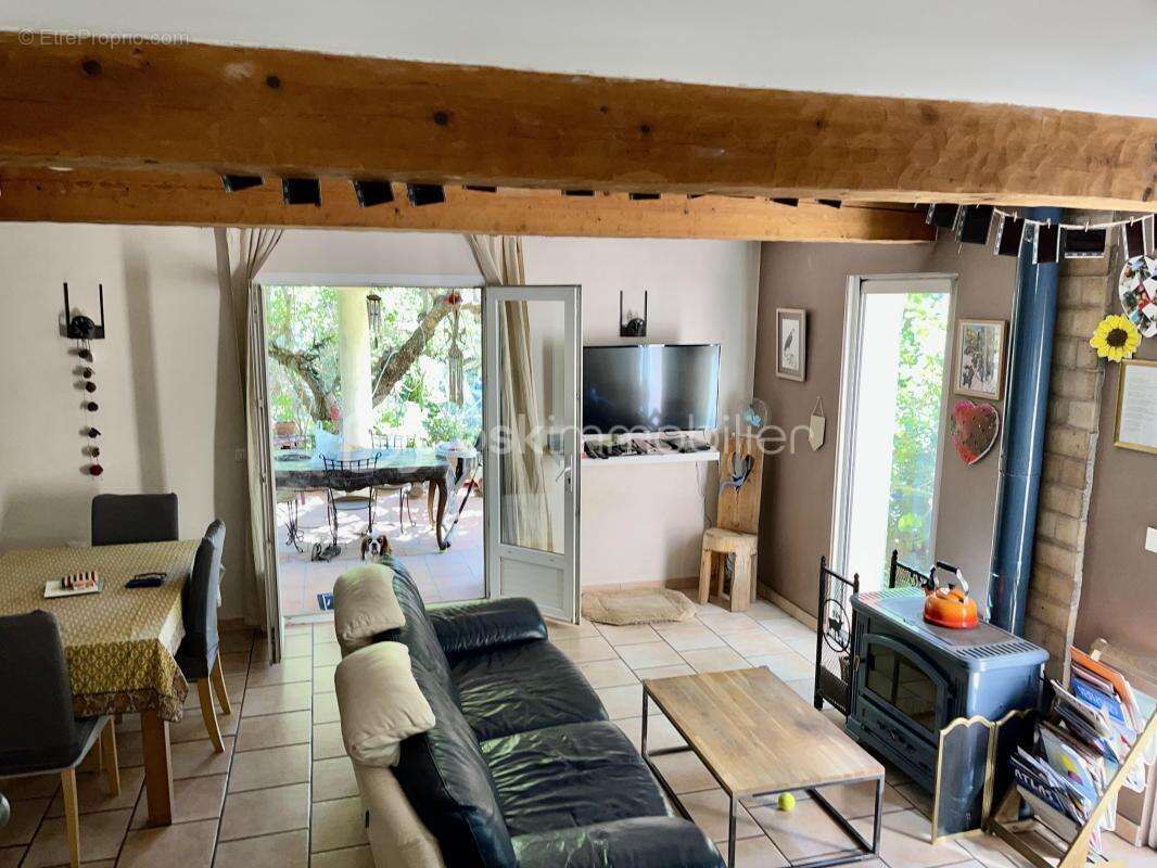 Maison à LE REVEST-LES-EAUX