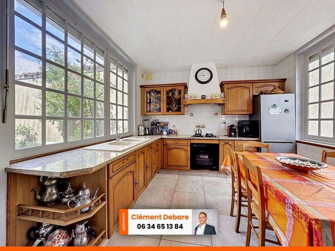 Maison avec plus de 200 m² avec 5 chambres - photo 7