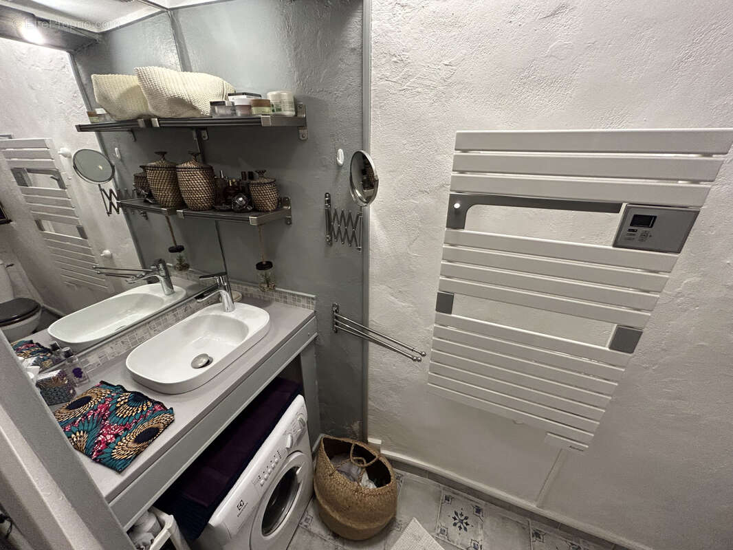 Maison à SAINT-QUENTIN-LA-POTERIE