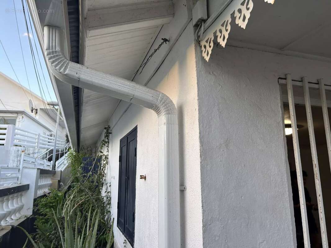 Maison à Saint-Pierre: confort et praticité au rendez-vous - photo 7