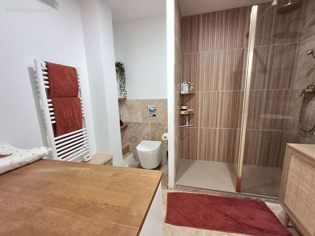 Appartement rénové avec cour - photo 6