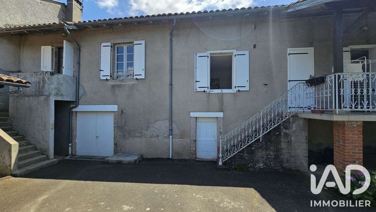 Maison 100 m² à Maurs  - photo 2