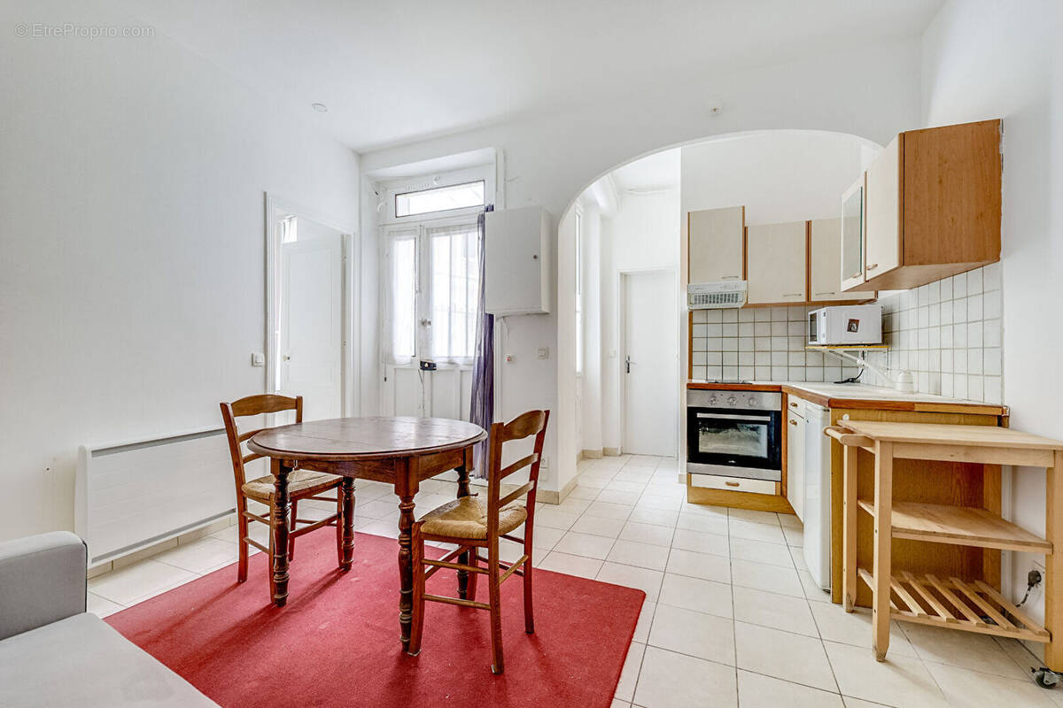 Appartement à PARIS-14E