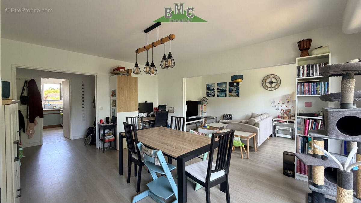 Appartement à LE PLESSIS-BOUCHARD