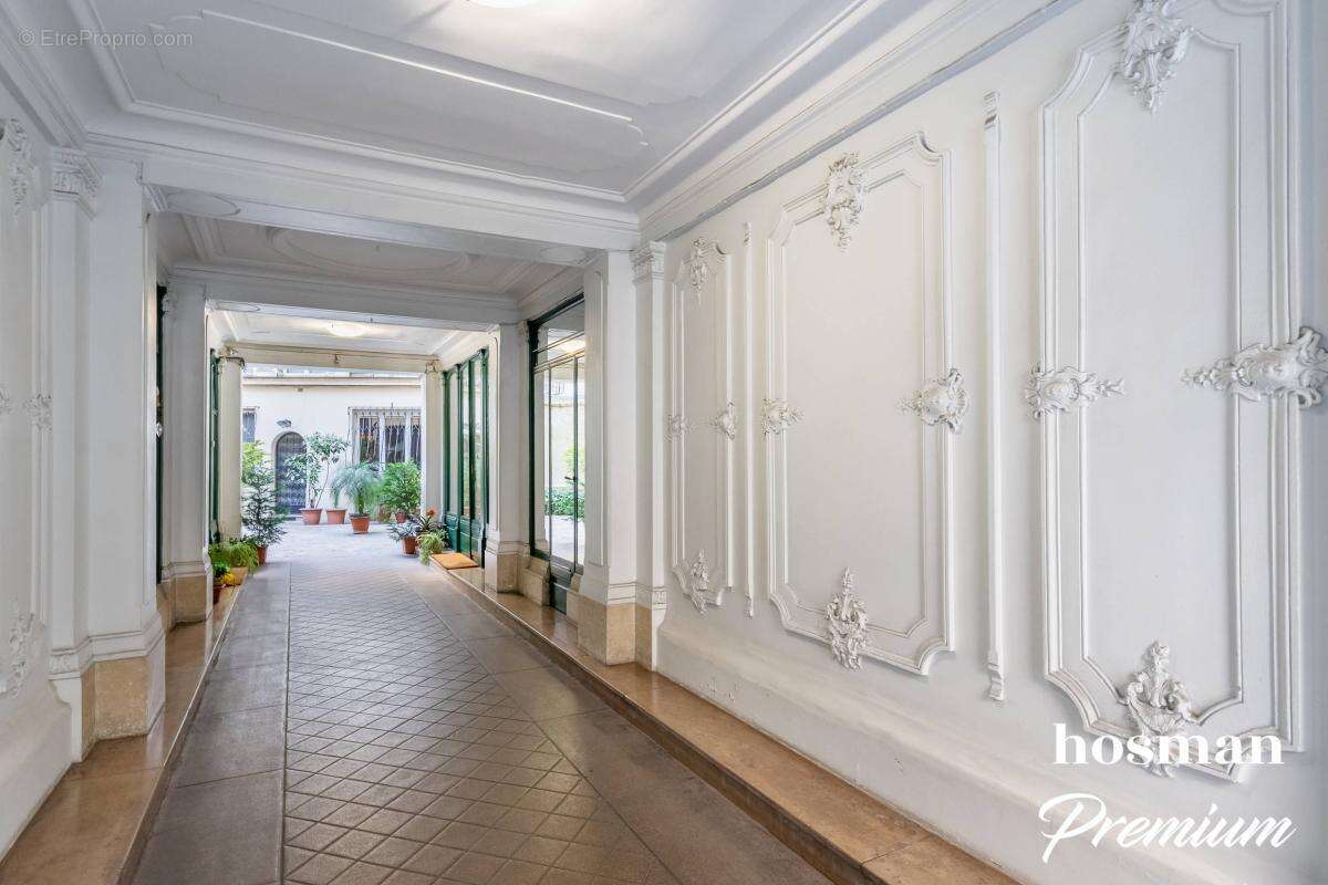 Appartement à PARIS-8E