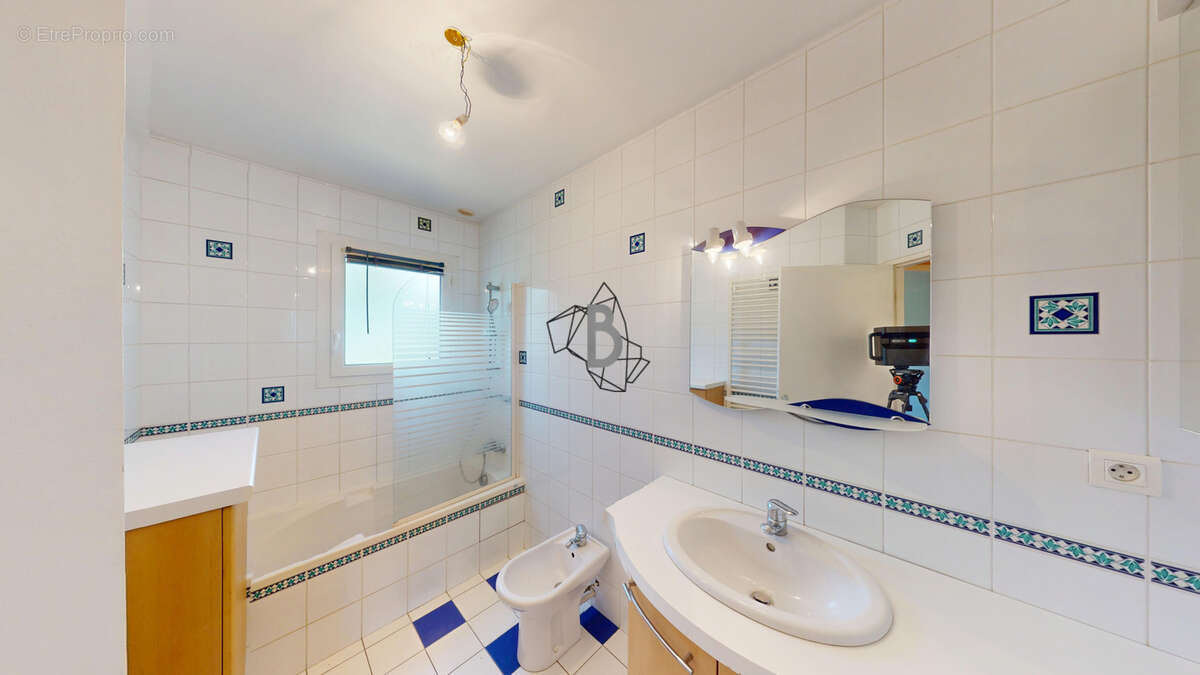 Maison T5 - 117 m2 - LE MONASTERE - photo 11