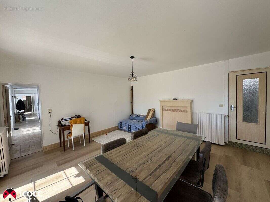 Maison à LES MAGNILS-REIGNIERS