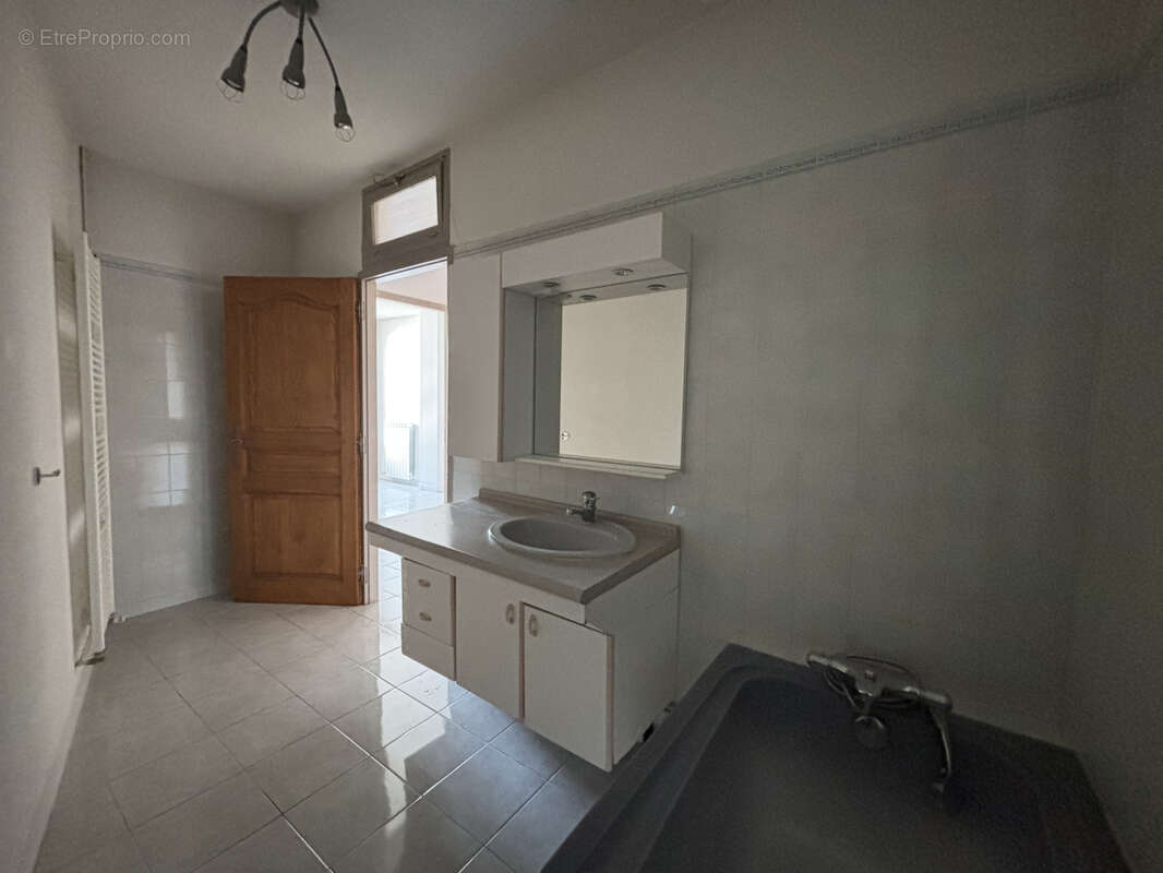 Appartement à GANGES