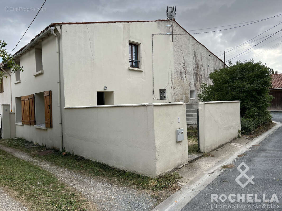 Maison à LA VERGNE
