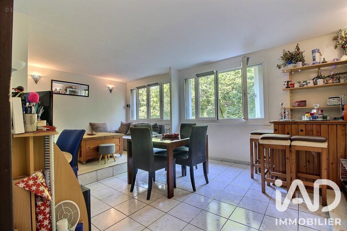 Photo 1 - Appartement à SAINT-GERMAIN-LES-ARPAJON