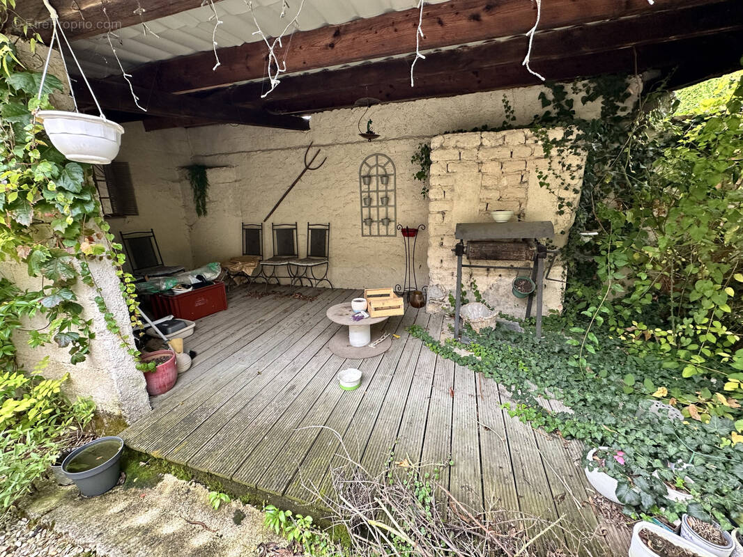 Maison à LES GRANDES-LOGES