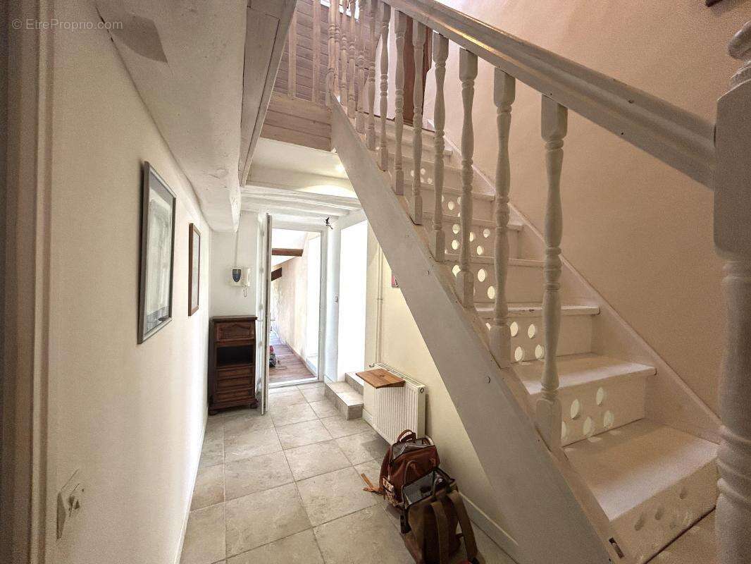 Corps de ferme 7 pièces 182 m² avec dépendances, grange et jardin 855 m² à Gommecourt - photo 9