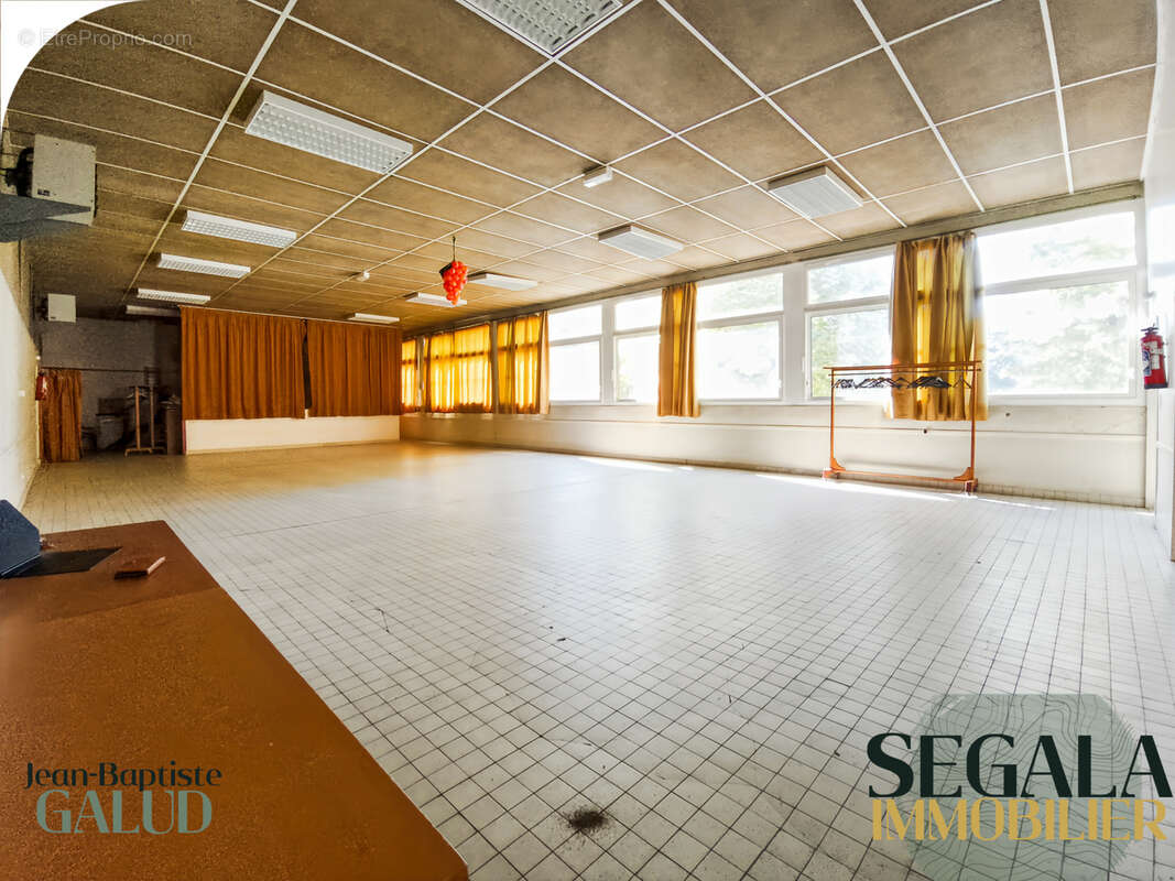 Commerce à BLAYE-LES-MINES