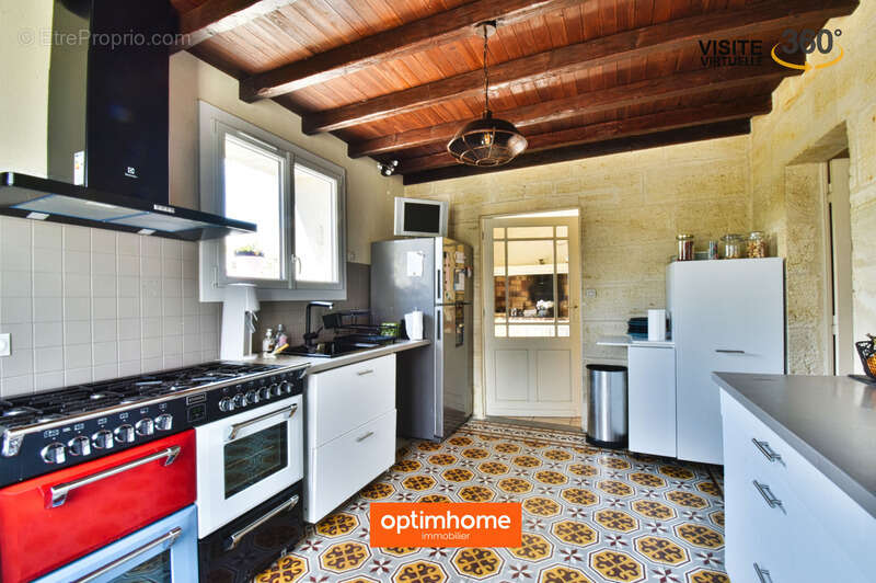 Maison à AMBARES-ET-LAGRAVE