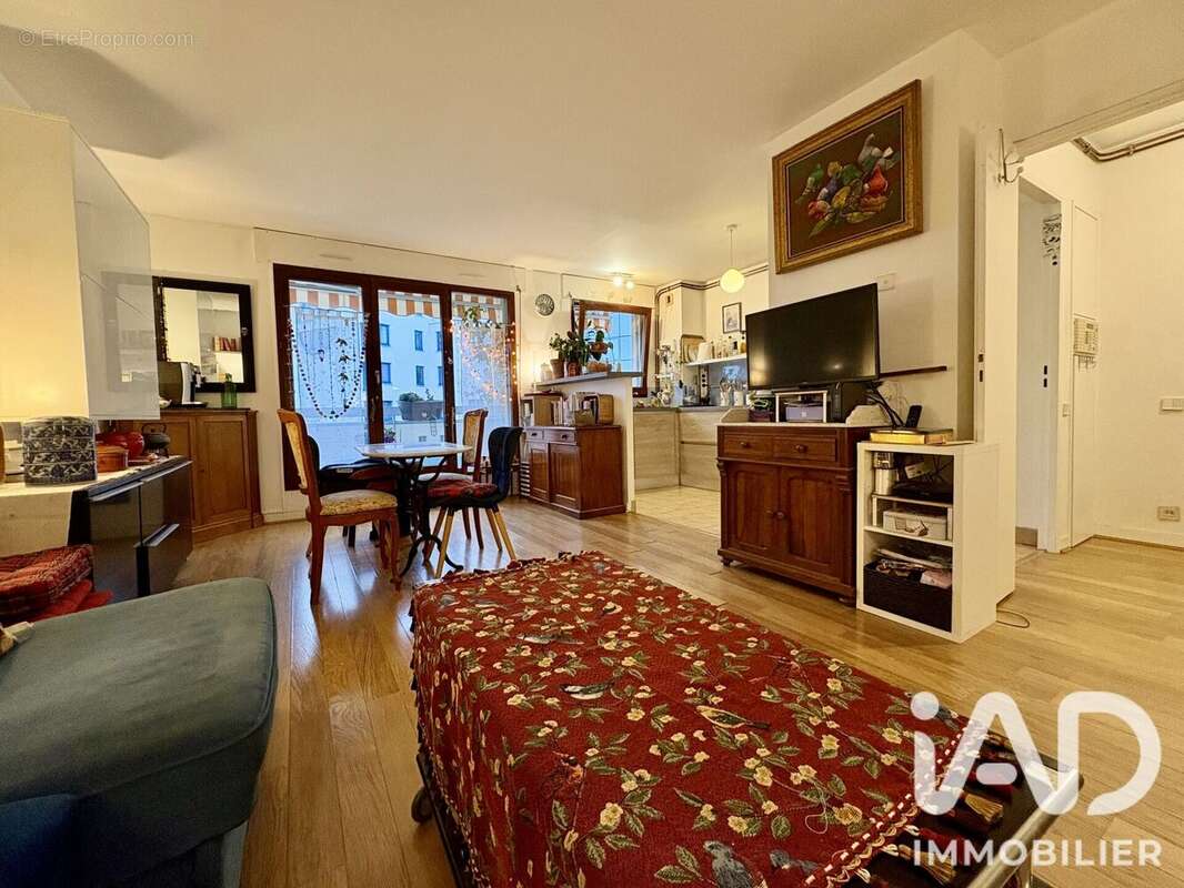 Photo 3 - Appartement à COURBEVOIE