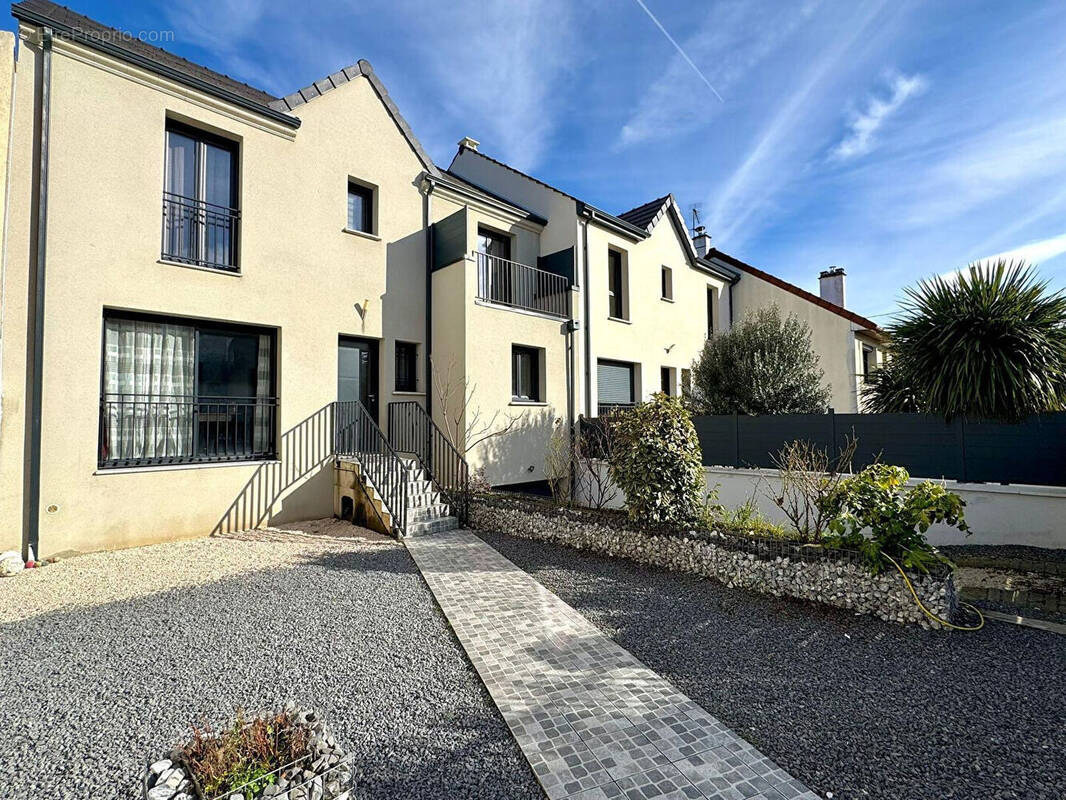 Maison à CARRIERES-SUR-SEINE
