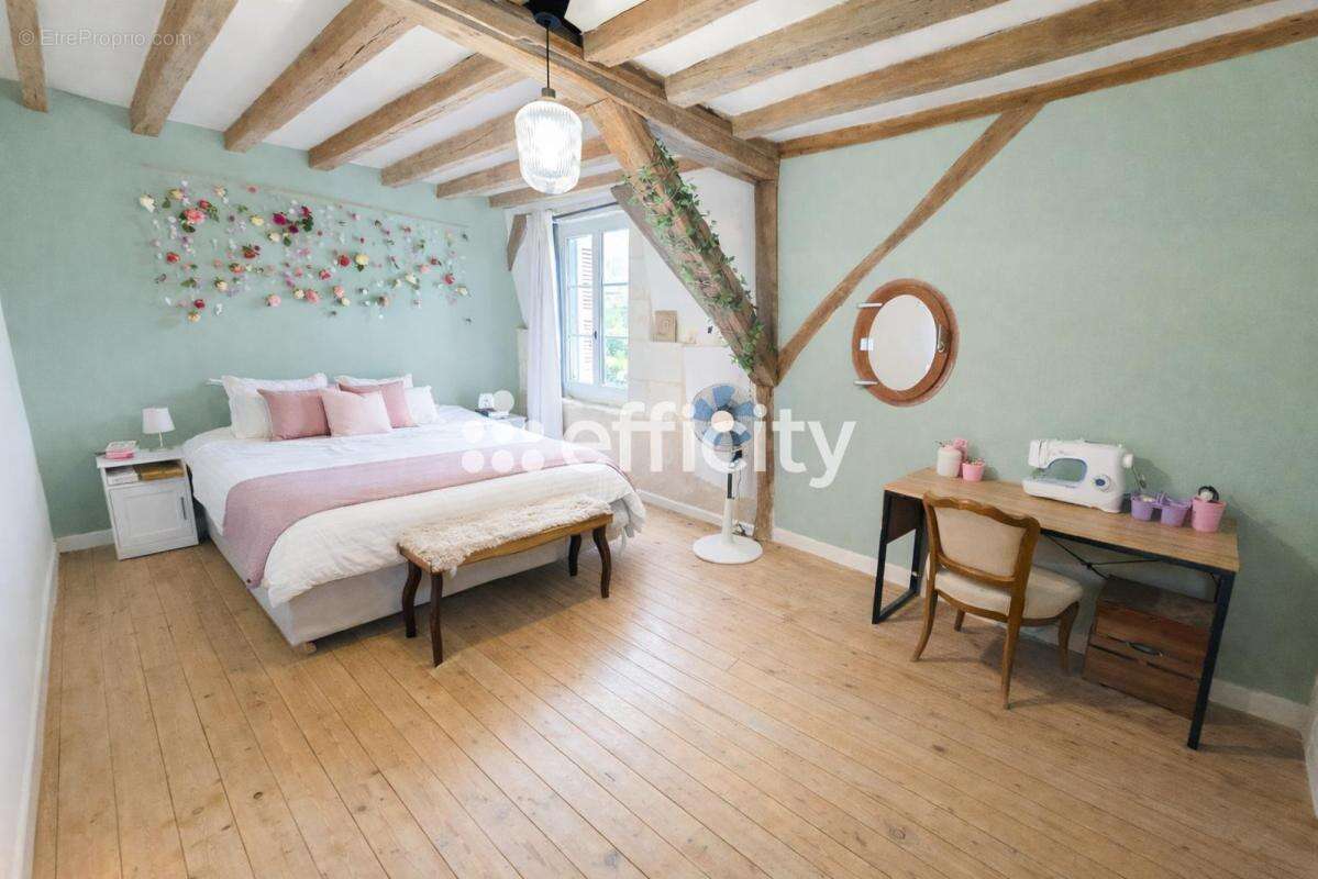 Maison à NEUILLE-PONT-PIERRE