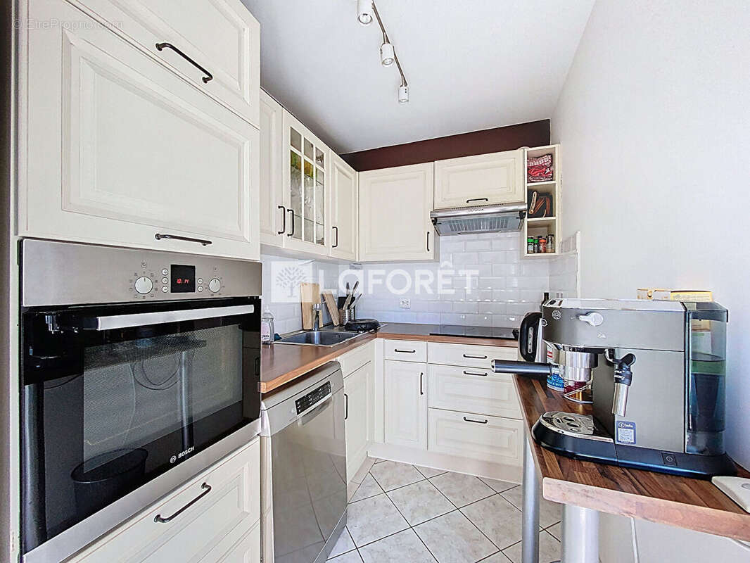 Appartement à VERNEUIL-SUR-SEINE