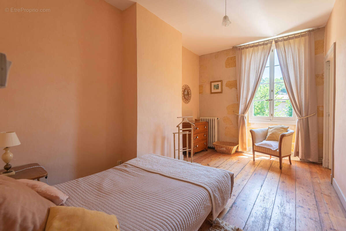 Maison en pierre - 228m2 - 4 chambres - photo 22
