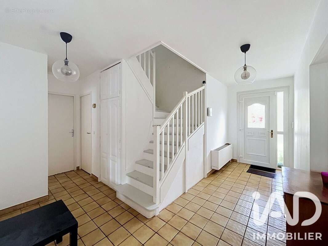 Maison 197 m² à La Ferte-Alais  - photo 7
