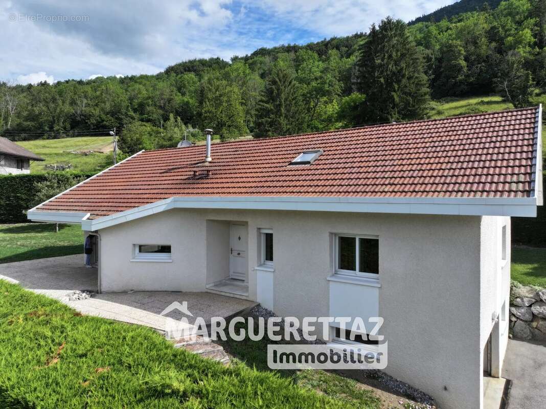 Maison à THYEZ