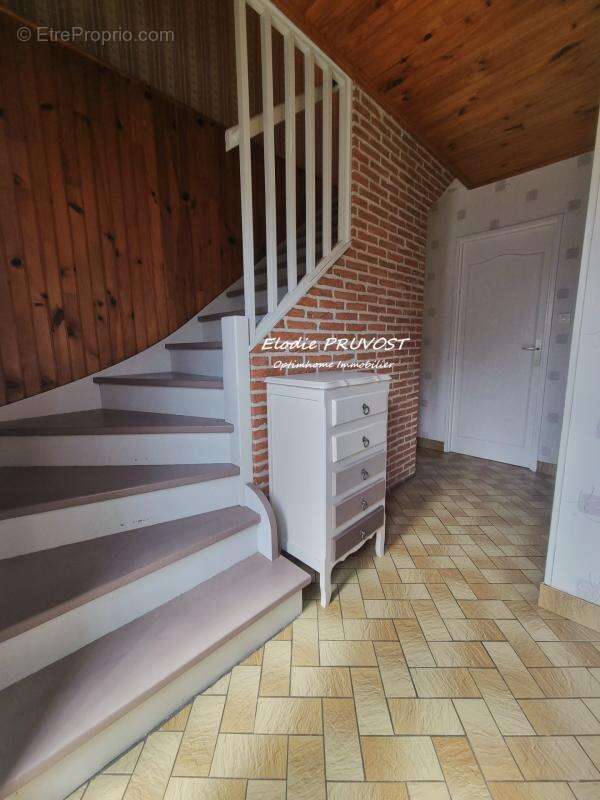 Maison 3 chambres sur sous sol complet + garage - photo 4