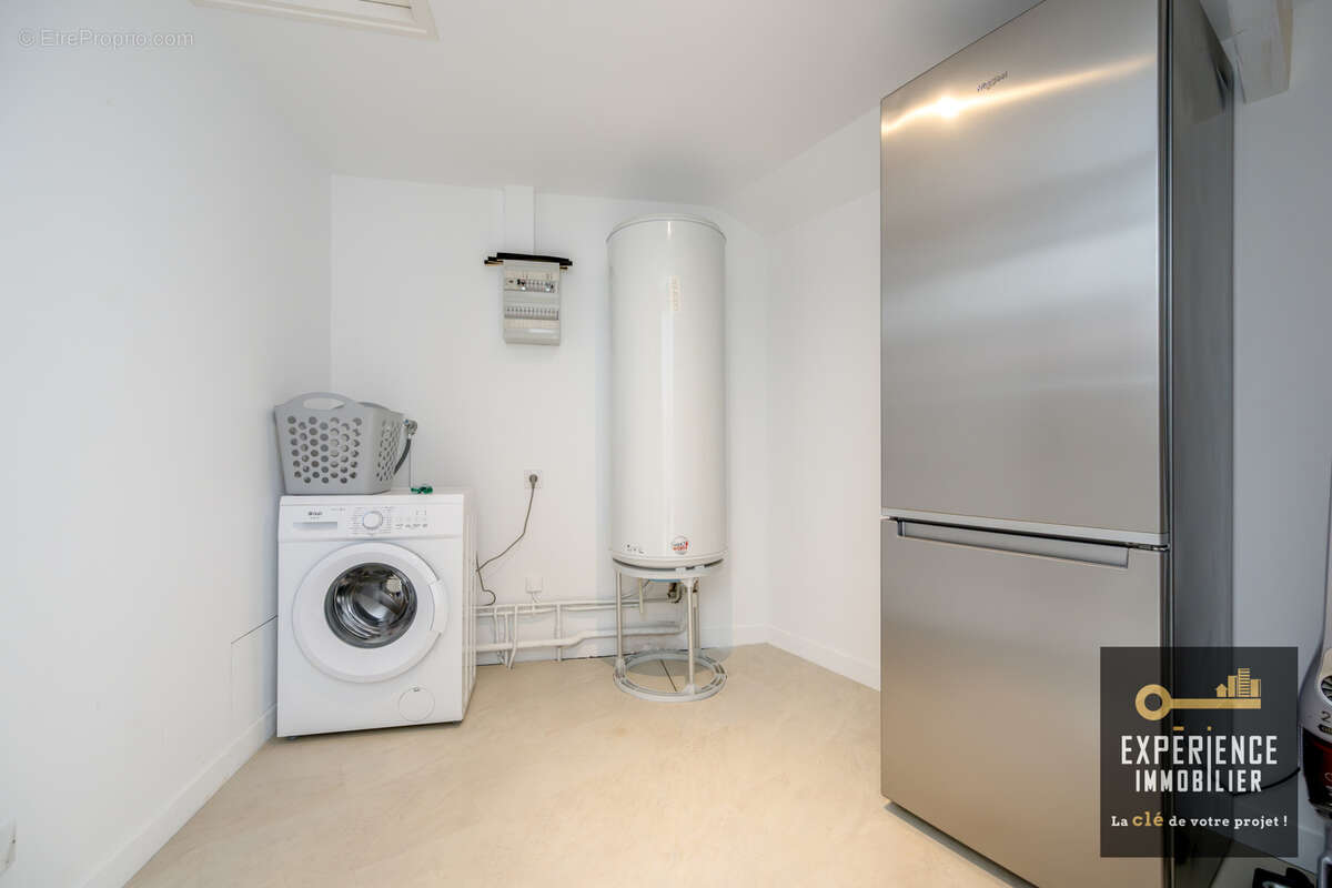 Appartement T3 rénové proche du bourg - photo 13