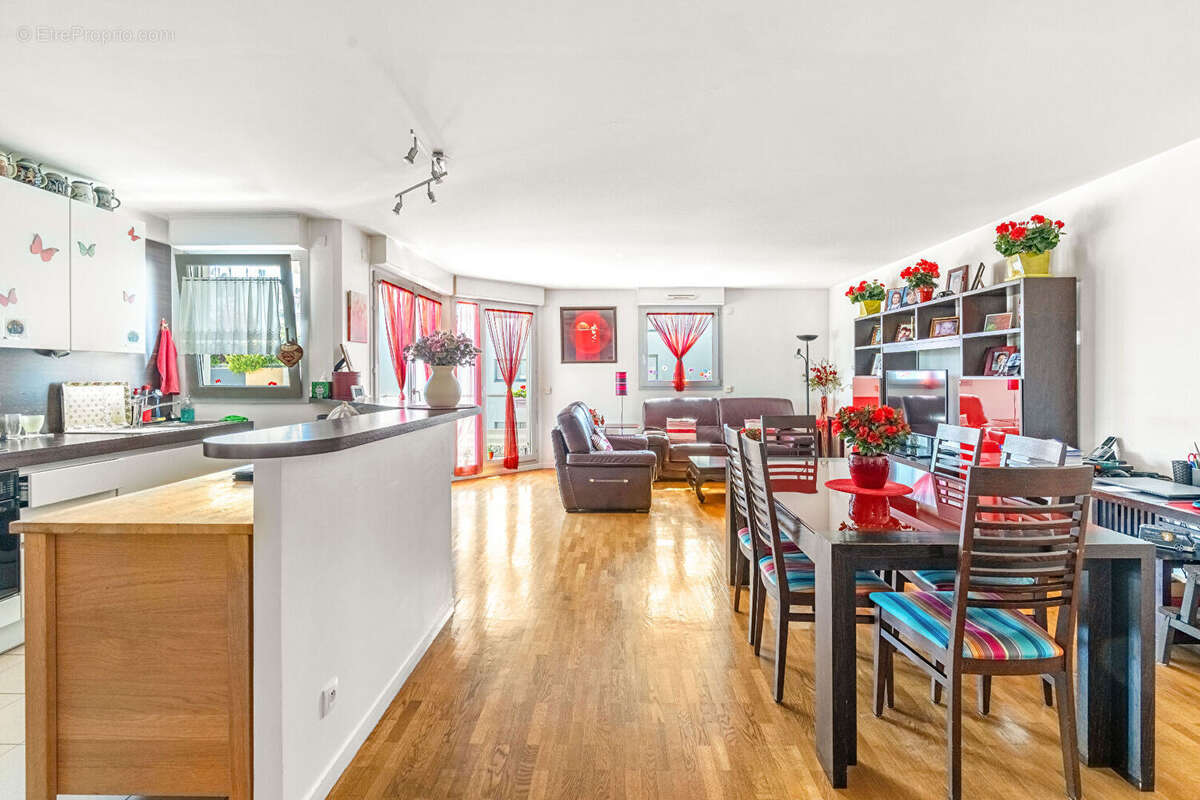 Appartement à PARIS-17E