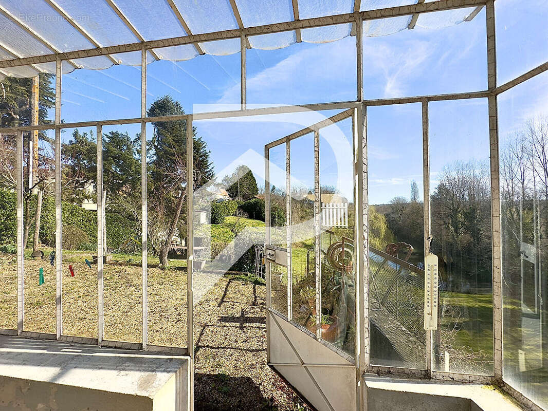 Maison à SAINT-FRONT-DE-PRADOUX