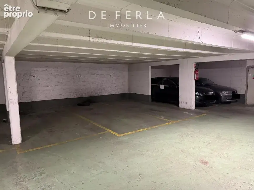 Parking à PARIS-15E