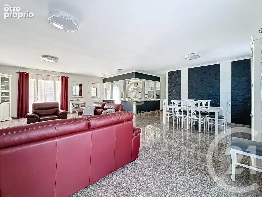Maison 139 m² à Givors  - photo 2