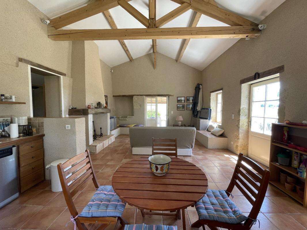 Charmante maison de campagne avec grande piscine et superbes vues - photo 8