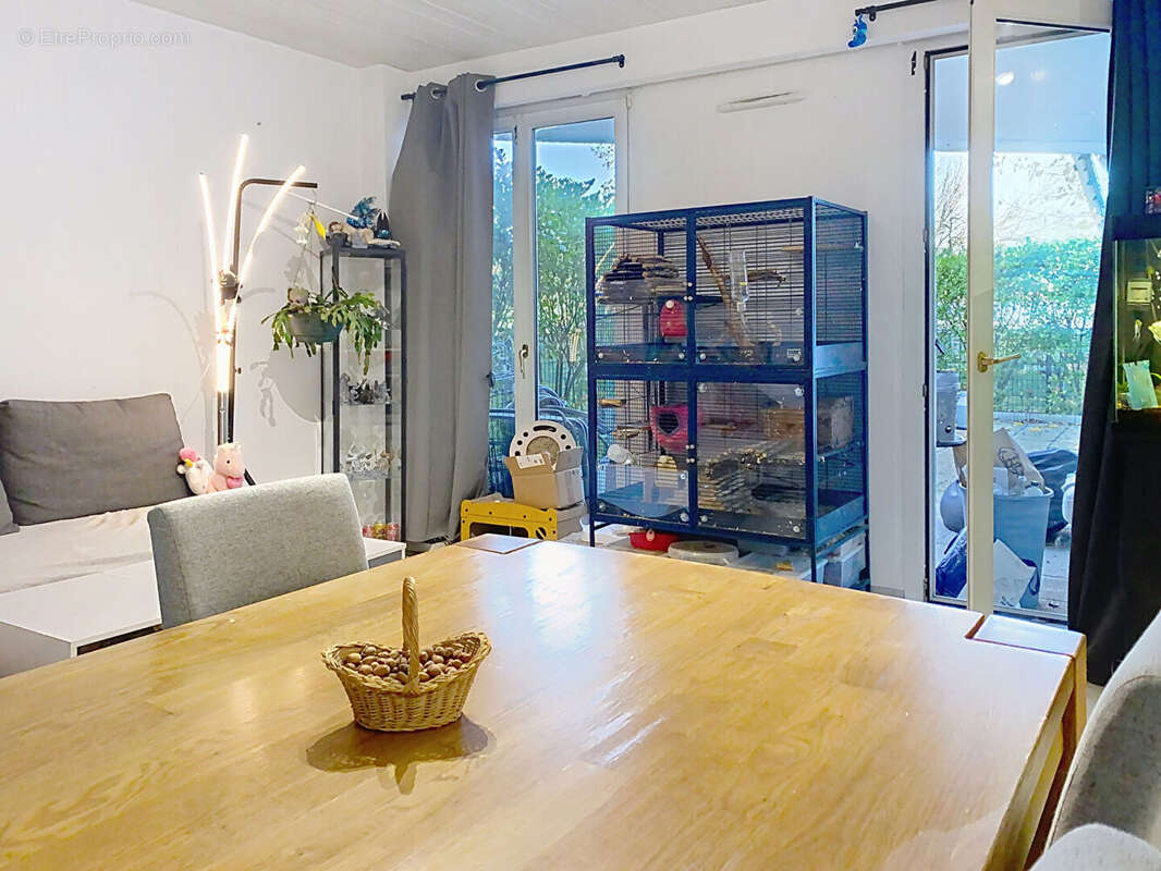 Appartement à HEROUVILLE-SAINT-CLAIR