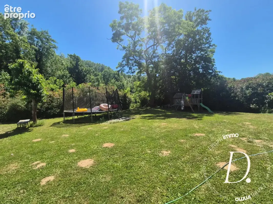 terrain 1200 m²