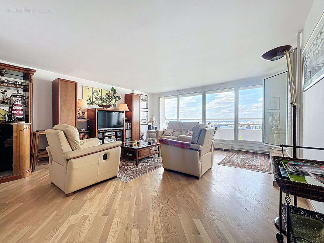 Appartement à NANTERRE