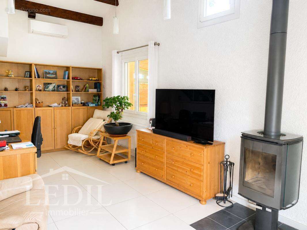 Maison 3 chambres avec piscine et jardin arboré - photo 8