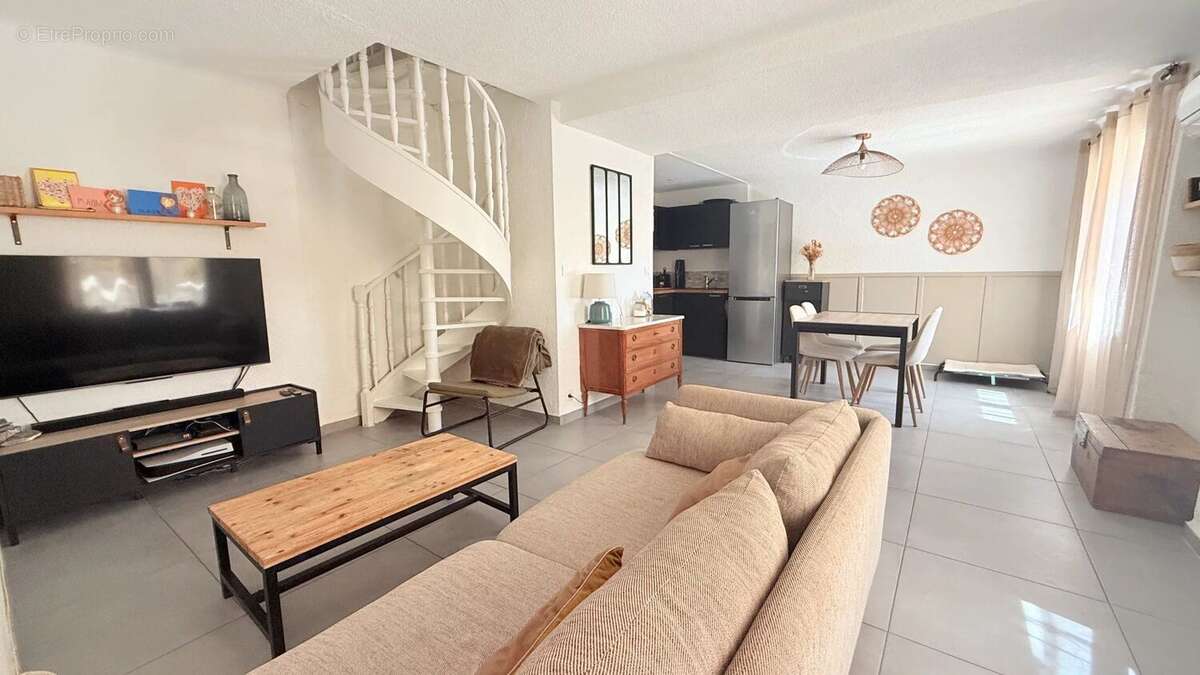 Maison à POURRIERES