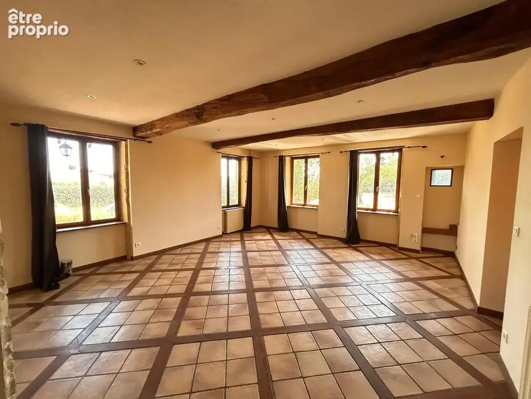 Maison 7 pièces 170 m² à vendre à Charlieu (42190) - photo 5