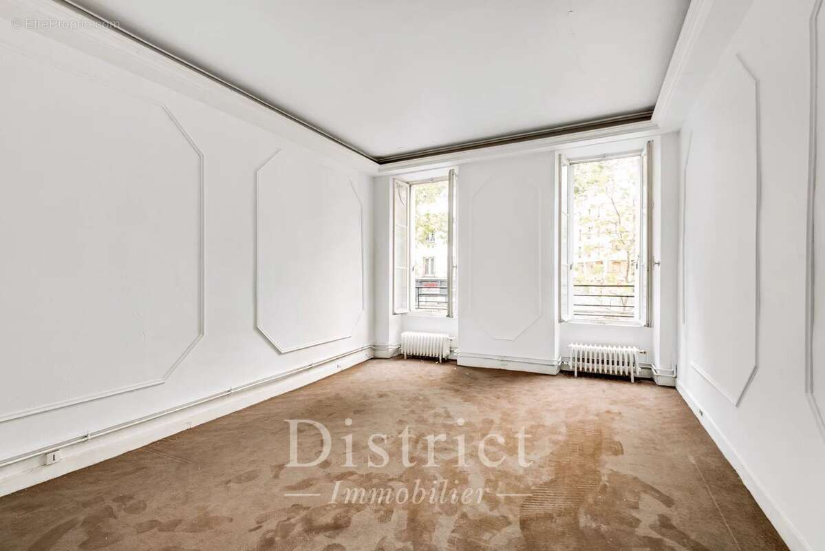 Exclusivité / Place Clichy. 4 pièces de 112m². 3 chambres. - photo 6