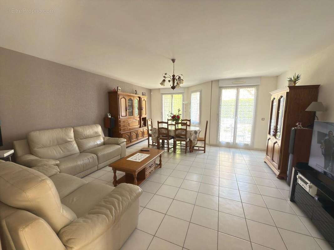 Maison à SAVIGNY-LE-TEMPLE