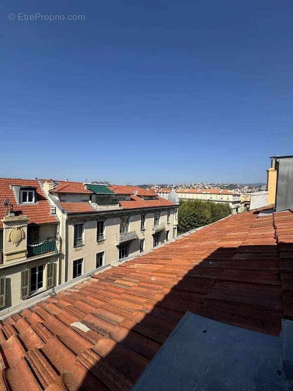 Nice rue foncet - grand studio mansarde - photo 13
