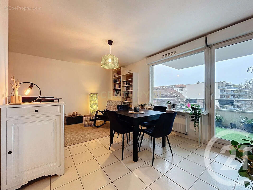 Appartement à BOURGOIN-JALLIEU