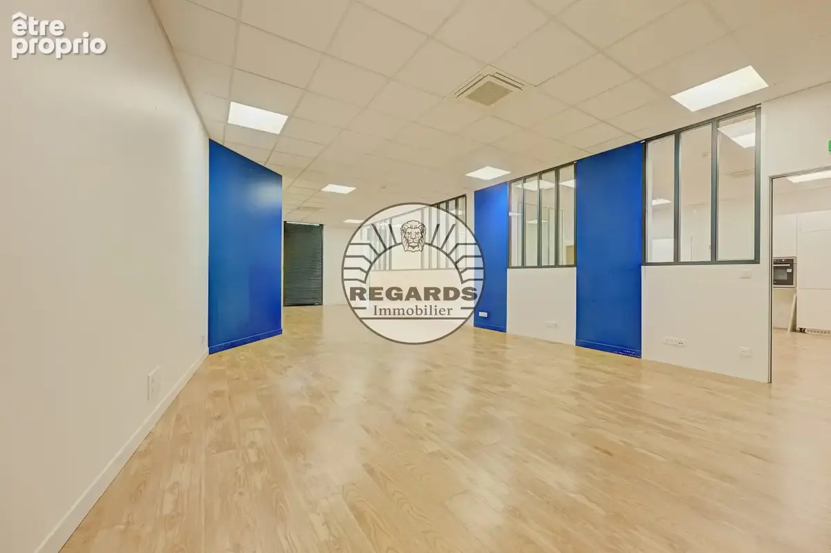 Photo Commerce à Montrouge au prix de 940 000€