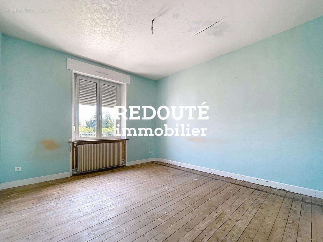Suippes - à vendre - maison avec terrain et garage - photo 13