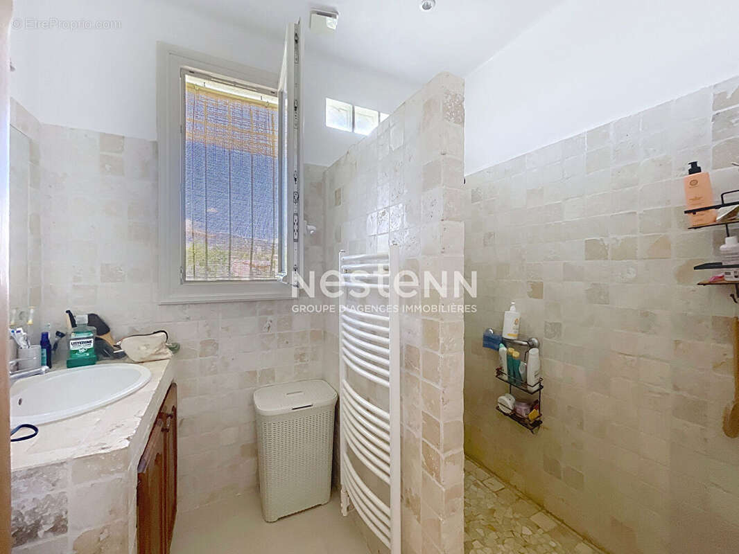 Maison à SAINT-MARTIN-DE-LA-BRASQUE