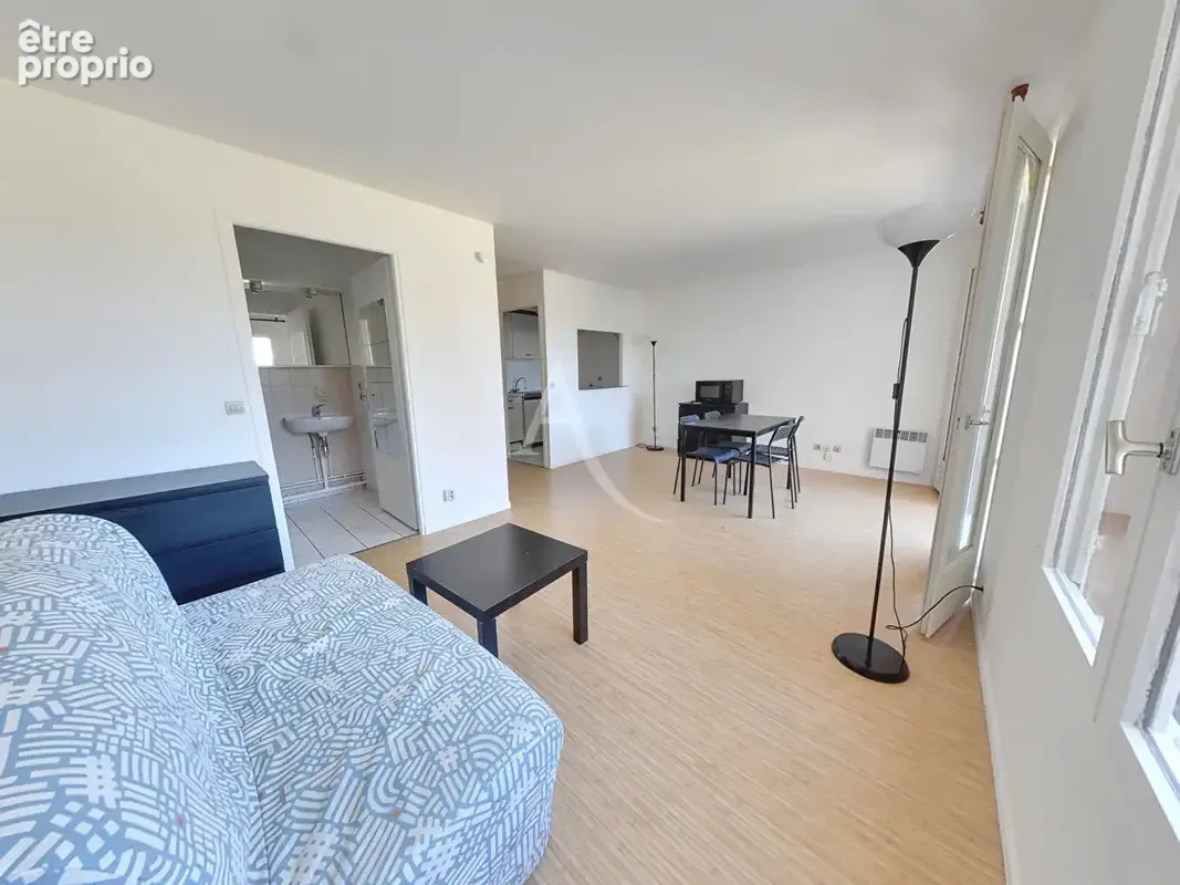 Appartement Noisy Le Grand 1 pièce(s) 30.52 m2 parking et cave - photo 4